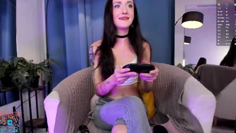 lovely_lo online show from 07.29.26