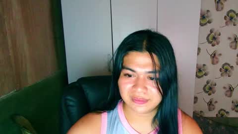 Snapshot of lovely_ricaxxx chatting on 10.19.25 lovely_ricaxxx online show from 10.19.25