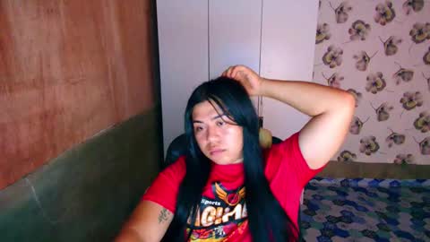Snapshot of lovely_ricaxxx chatting on 10.21.25 lovely_ricaxxx online show from 10.21.25