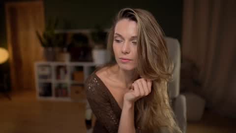 Snapshot of lovely_tammy chatting on 10.16.25 Very miss youWill be back soon Tammy online show from 10.16.25