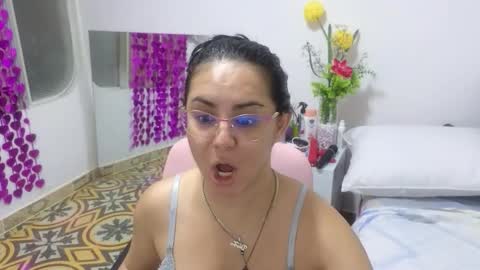 Snapshot of lovely_trix_ chatting on 10.01.25 Trix online show from 10.01.25