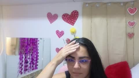 Snapshot of lovely_trix_ chatting on 11.25.25 Trix online show from 11.25.25