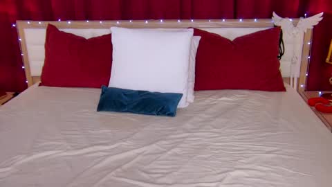 Snapshot of lovelycaroline_ chatting on 03.07.25 Caroline online show from 03.07.25