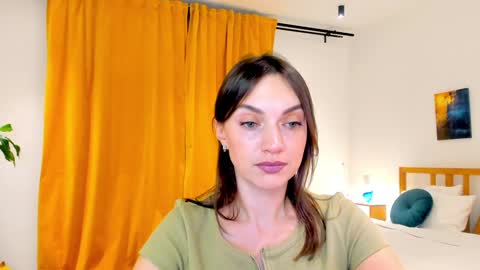 Snapshot of lovelyeemia chatting on 12.13.24 Mia online show from 12.13.24