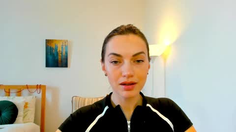 Snapshot of lovelyeemia chatting on 12.28.24 Mia online show from 12.28.24