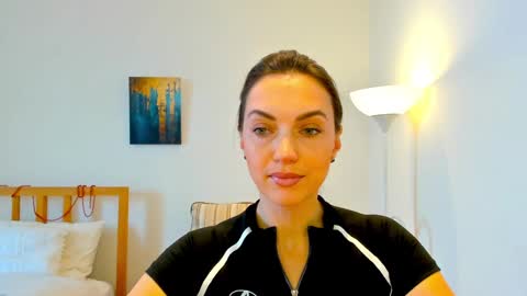 Snapshot of lovelyeemia chatting on 01.07.25 Mia online show from 01.07.25