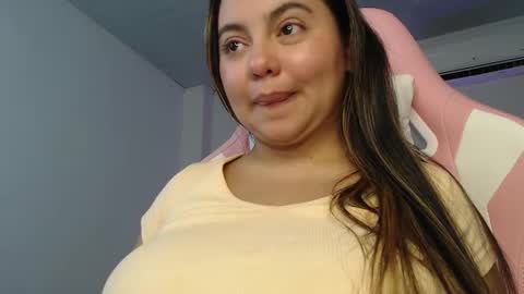 Snapshot of lovelyfunxx chatting on 03.08.25 Karla and Angel online show from 03.08.25