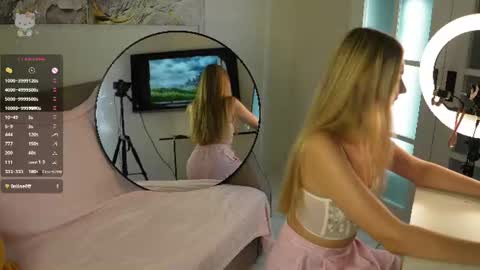 Snapshot of lovelygracee chatting on 06.18.26 lovelygracee online show from 06.18.26