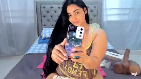 Snapshot of lovelykendall chatting on 01.28.25 Kendall  online show from 01.28.25