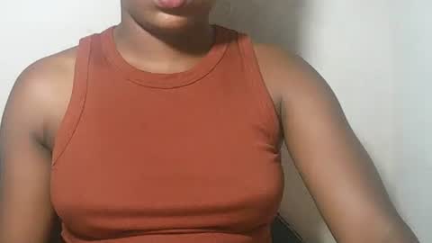 Snapshot of lovelylarra chatting on 02.18.26 lovelylarra online show from 02.18.26