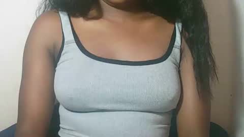 Snapshot of lovelylarra chatting on 02.28.26 lovelylarra online show from 02.28.26