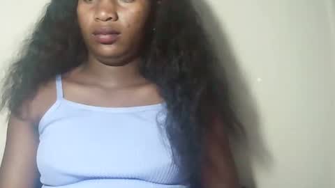 Snapshot of lovelylarra chatting on 03.13.26 lovelylarra online show from 03.13.26