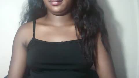 lovelylarra online show from 03.29.26