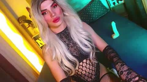 Snapshot of lovelymiss_shyna11 chatting on 05.29.26 lovelymiss_shyna11 online show from 05.29.26