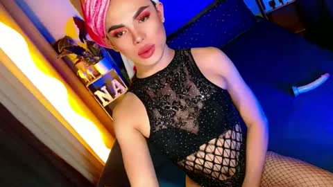 Snapshot of lovelymiss_shyna11 chatting on 06.15.26 lovelymiss_shyna11 online show from 06.15.26