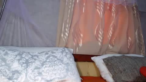 Snapshot of lovelythighs54 chatting on 12.28.24 miss fancy louis online show from 12.28.24