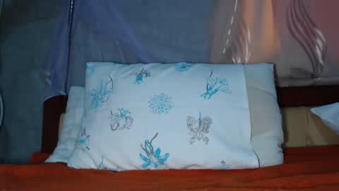 Snapshot of lovelythighs54 chatting on 03.05.25 miss fancy louis online show from 03.05.25