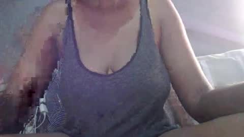 Snapshot of lovelythighs54 chatting on 09.15.25 miss fancy louis online show from 09.15.25