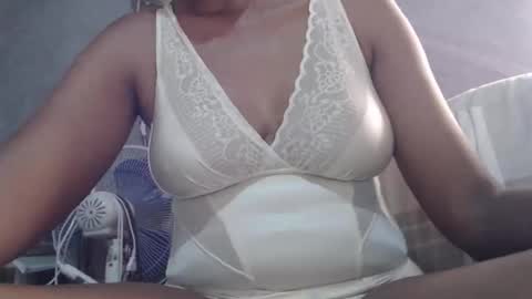 Snapshot of lovelythighs54 chatting on 09.30.25 miss fancy louis online show from 09.30.25