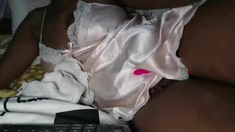 Snapshot of lovelythighs54 chatting on 03.02.26 miss fancy louis online show from 03.02.26