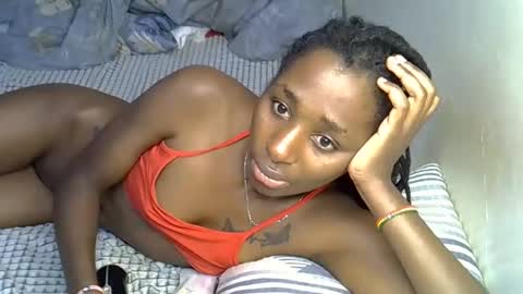 Snapshot of lovelytin chatting on 11.13.25 lovelytin online show from 11.13.25