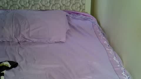 Snapshot of lovelytin chatting on 11.30.25 lovelytin online show from 11.30.25