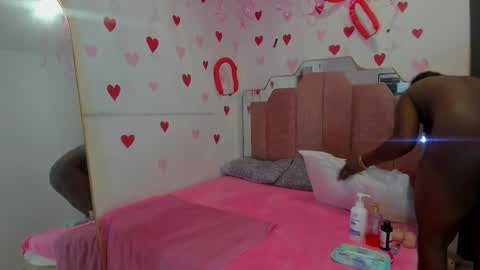 L O V E  online show from 02.17.25