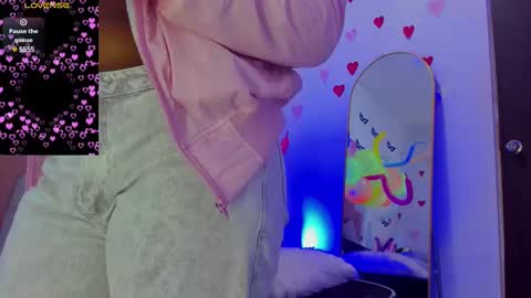 L O V E  online show from 03.02.25