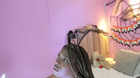 L O V E  online show from 10.22.25