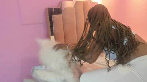 L O V E  online show from 11.20.25