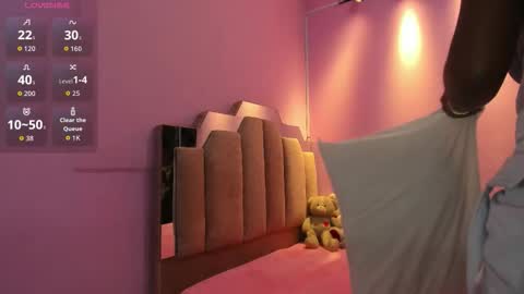 L O V E  online show from 12.22.25