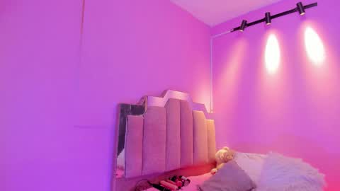 L O V E  online show from 01.09.26