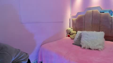 L O V E  online show from 02.17.26