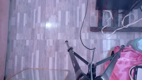 L O V E  online show from 04.23.26