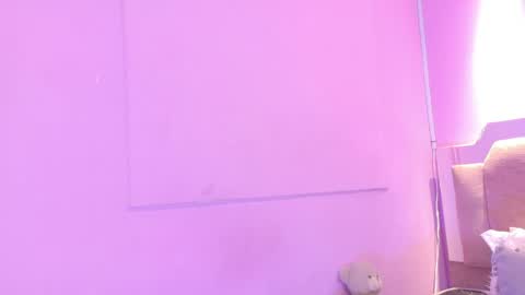 L O V E  online show from 04.26.26