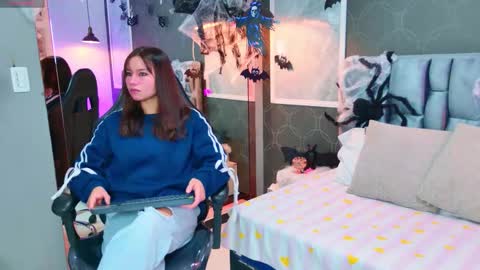 Love  online show from 10.29.25