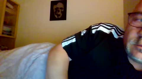 lover010983 online show from 11.17.25