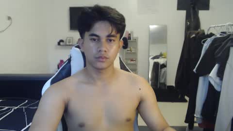 loverboyph04 online show from 11.18.25