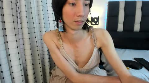 loverisu online show from 11.22.25