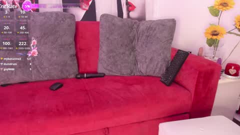 Snapshot of loverlauren1 chatting on 01.11.25 Lauren independent model  love you online show from 01.11.25