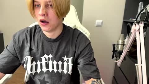 Snapshot of loverria chatting on 04.03.26 loverria online show from 04.03.26