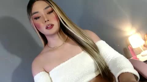 Snapshot of lovers_moon22 chatting on 12.01.24 lovers moon22 online show from 12.01.24