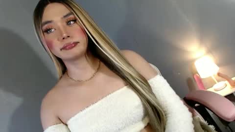 Snapshot of lovers_moon22 chatting on 12.02.24 lovers moon22 online show from 12.02.24