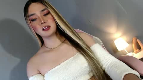 Snapshot of lovers_moon22 chatting on 12.16.24 lovers moon22 online show from 12.16.24