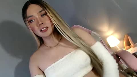 Snapshot of lovers_moon22 chatting on 01.07.25 lovers moon22 online show from 01.07.25