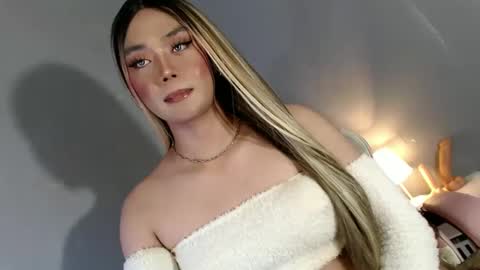 Snapshot of lovers_moon22 chatting on 01.13.25 lovers moon22 online show from 01.13.25