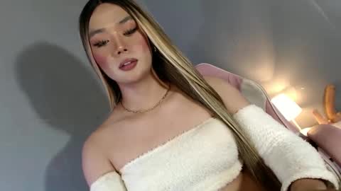 Snapshot of lovers_moon22 chatting on 01.14.25 lovers moon22 online show from 01.14.25