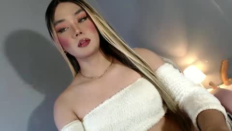 Snapshot of lovers_moon22 chatting on 01.19.25 lovers moon22 online show from 01.19.25