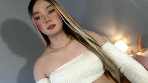 Snapshot of lovers_moon22 chatting on 01.21.25 lovers moon22 online show from 01.21.25