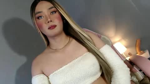 Snapshot of lovers_moon22 chatting on 01.22.25 lovers moon22 online show from 01.22.25